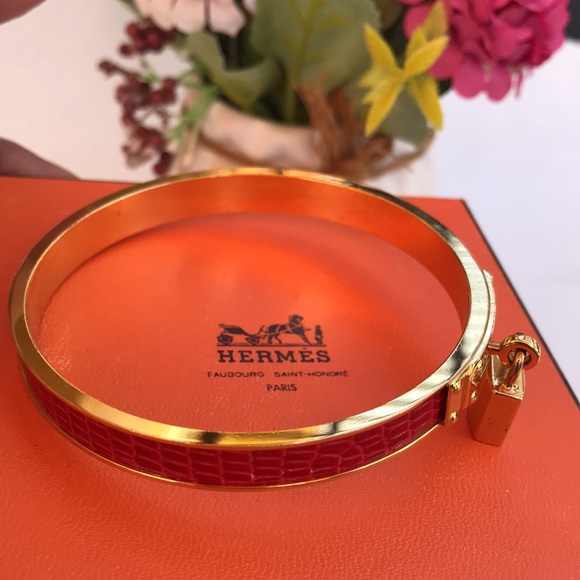 💯Authentic HERMES Kelly Cadena Lizard Motiff Bangle in Gold Kelly lock setting - Picture 7 of 17